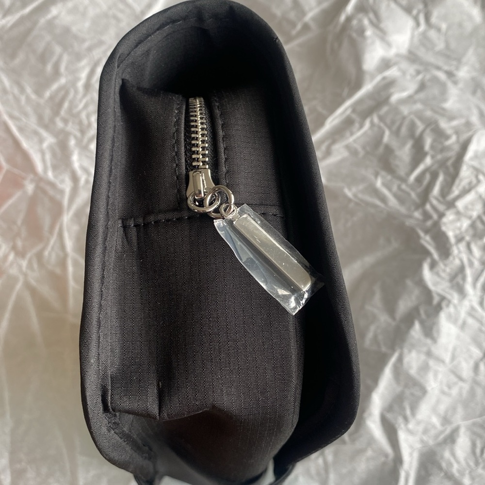 GIVENCHY Parfums Pouch Nylon Black - Picture 4 of 6